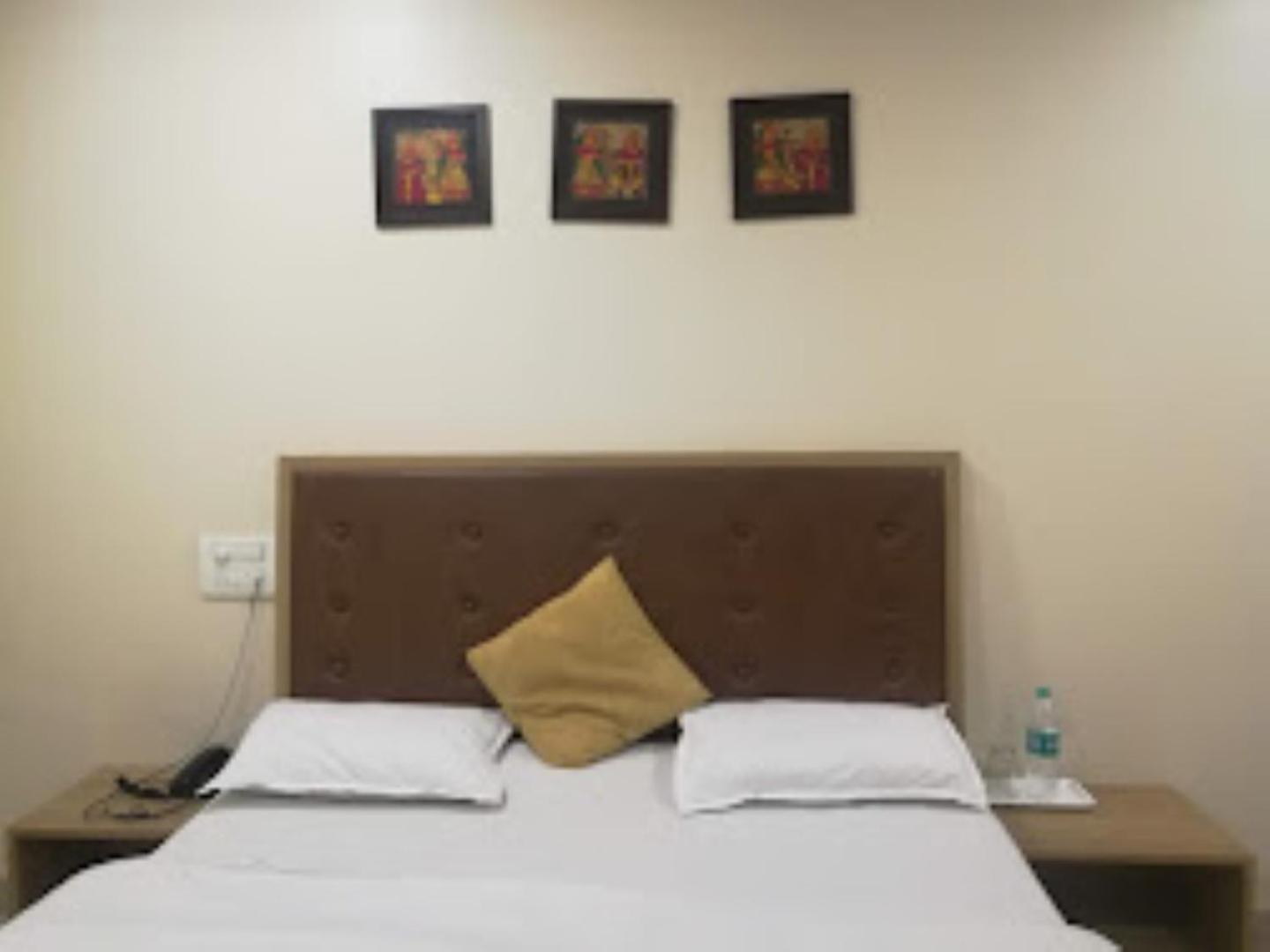Hotel Maratha Palace,Satara Eksteriør bilde