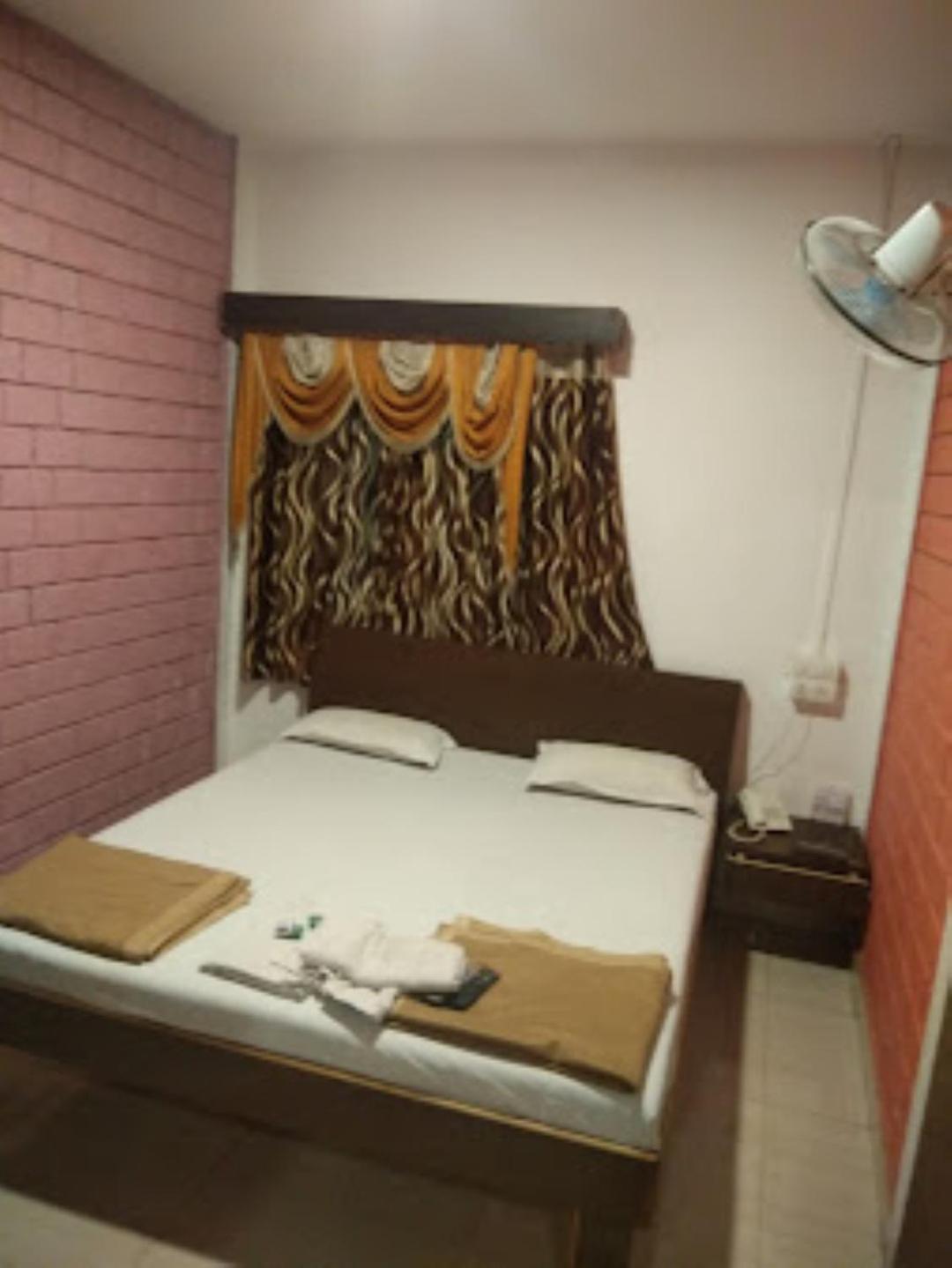 Hotel Maratha Palace,Satara Eksteriør bilde